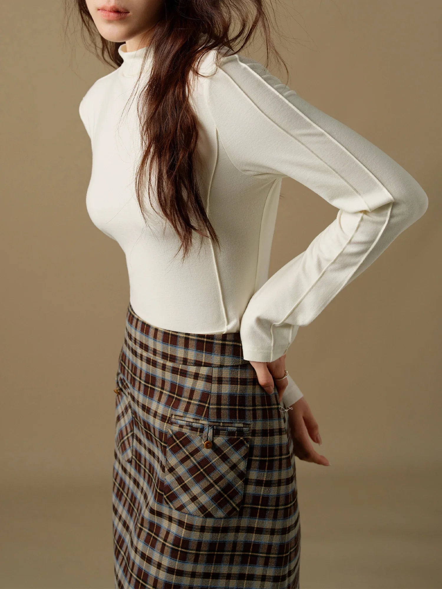 Mira – Sleek Long Sleeve Top with Modern Fit