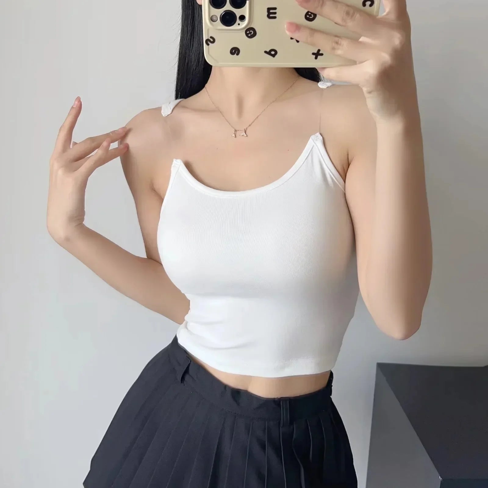 Mia – Sleek Cropped Tank Top with Rounde Neckline