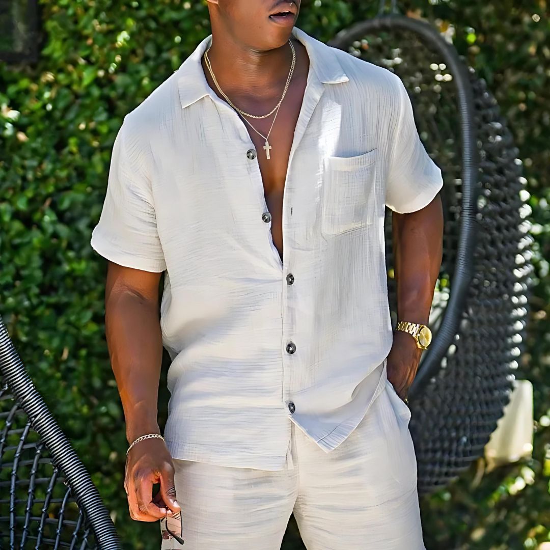 Theo – Classic Two-Piece Set with Button-down shirt and matching shorts