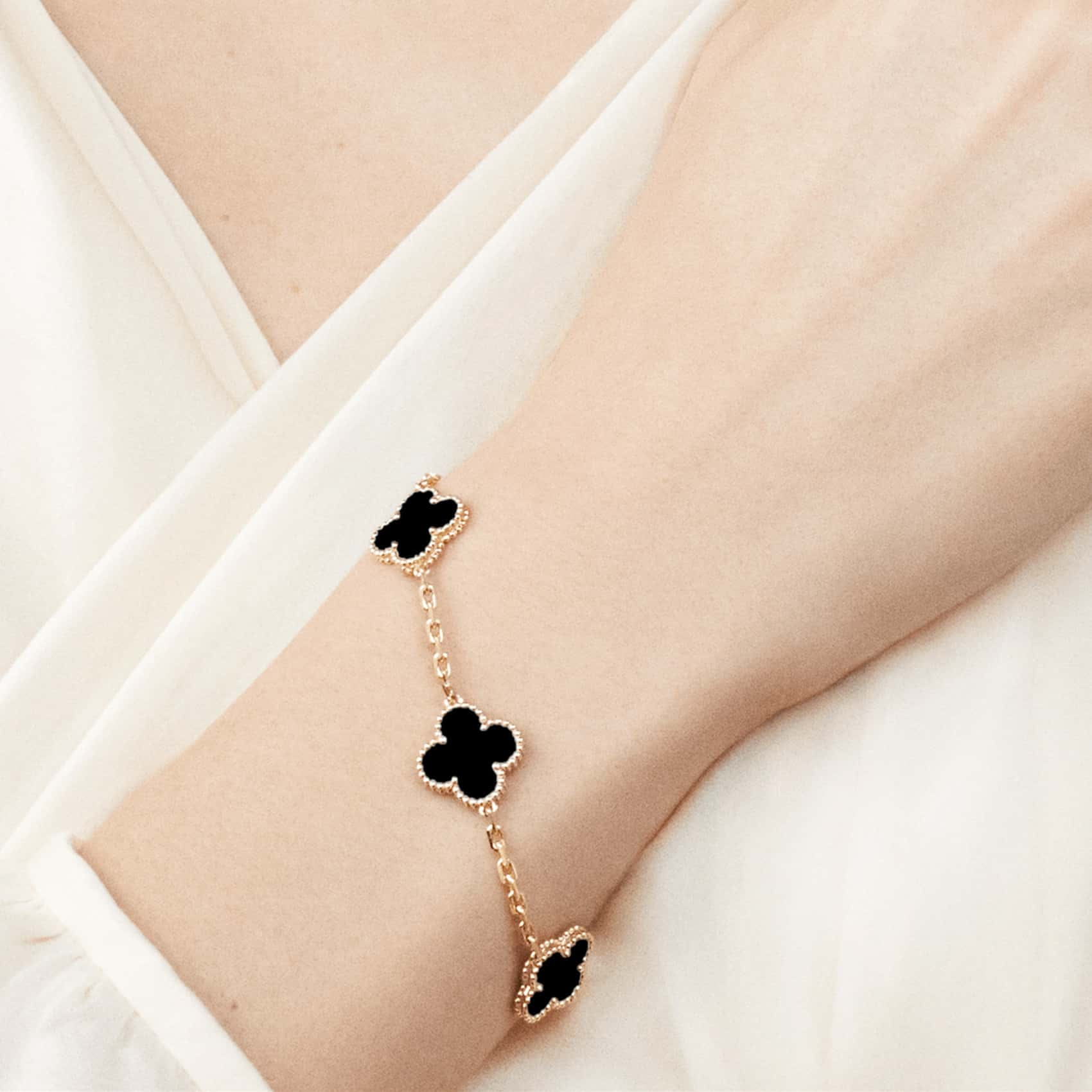 Lucy - Classic Gold Plated Bracelet For Modern Elegance | 1+1 Free