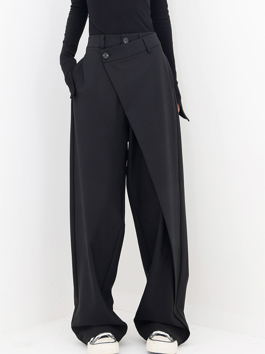 Mia - Asymmetrical Baggy Trousers with Unique Button Detail for Stylish Comfort