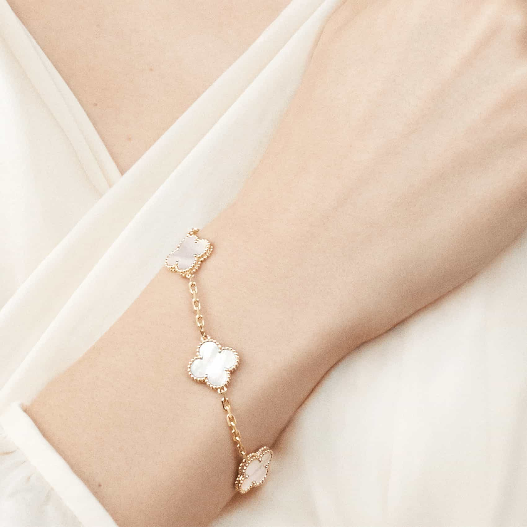 Lucy - Classic Gold Plated Bracelet For Modern Elegance | 1+1 Free