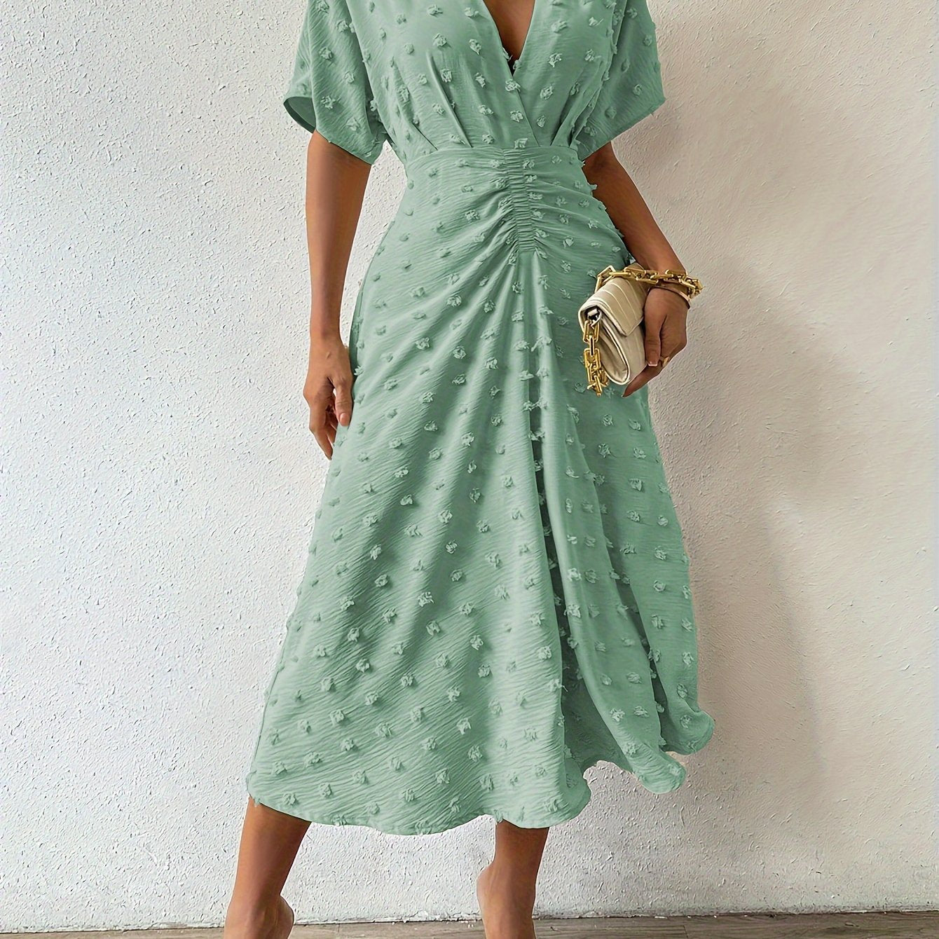 Seraphina – Cozy Pleated Midi Dress with V-Neckline