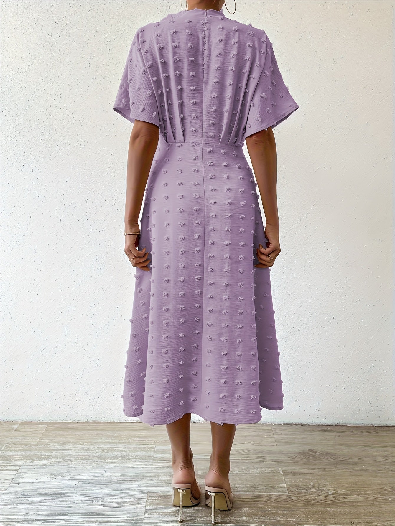 Seraphina – Cozy Pleated Midi Dress with V-Neckline