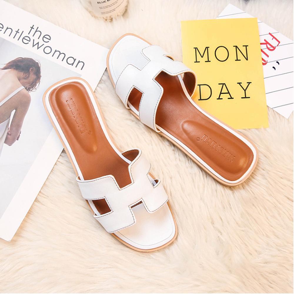 Elena - Comfortable Sandals With Flat Heel And Classic Design