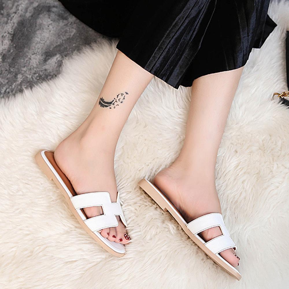 Elena - Comfortable Sandals With Flat Heel And Classic Design