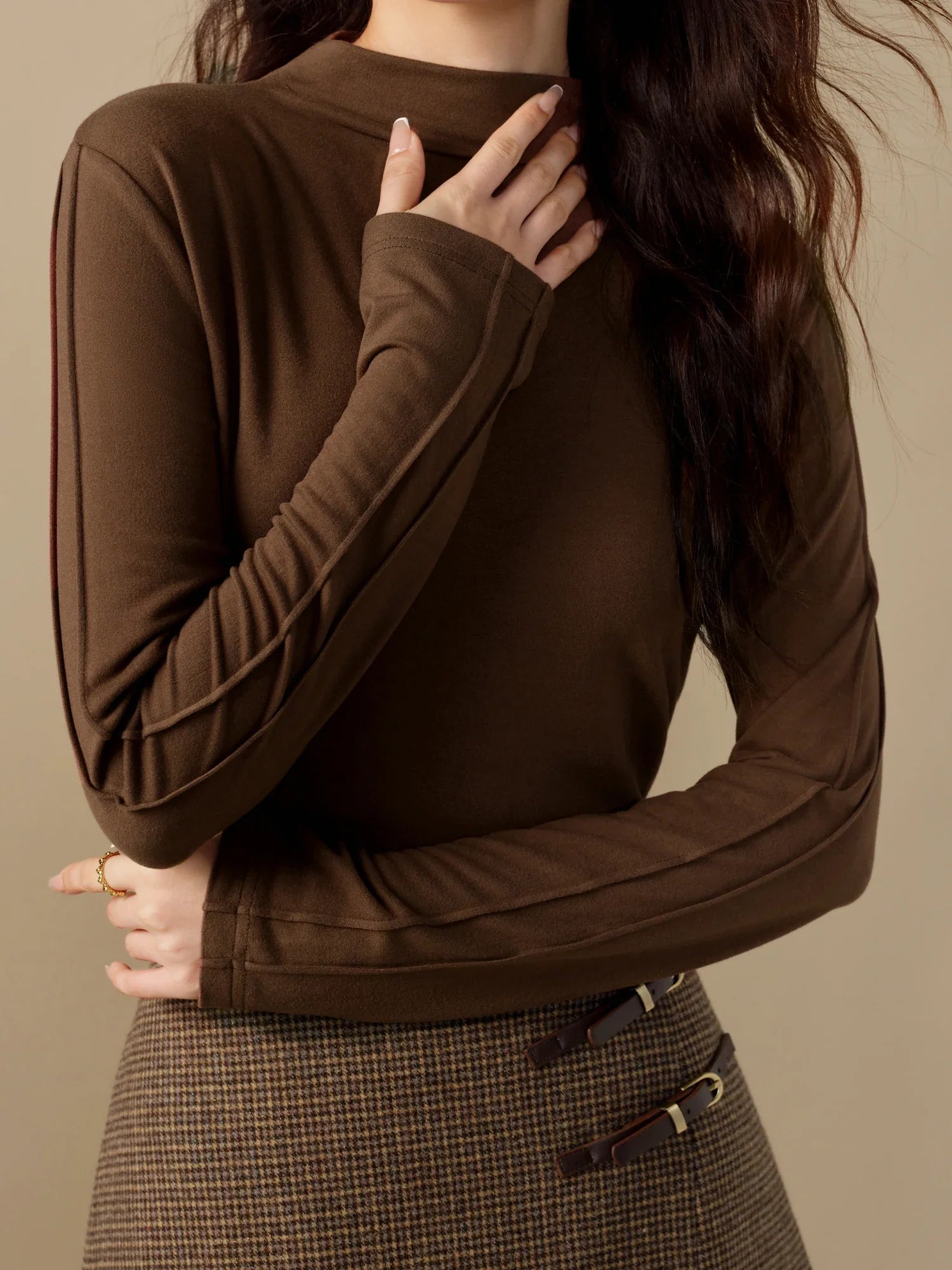Mira – Sleek Long Sleeve Top with Modern Fit