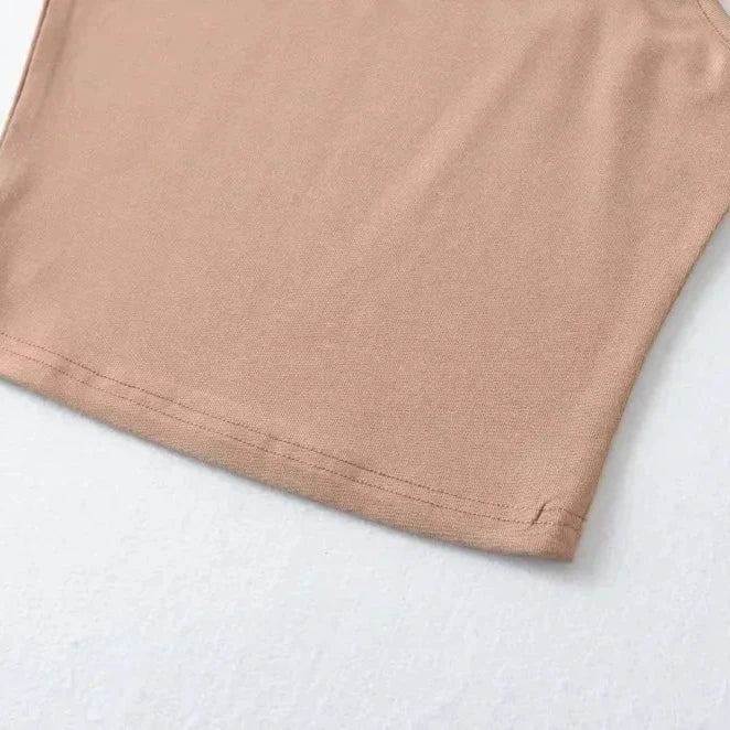 Mia – Sleek Cropped Tank Top with Rounde Neckline