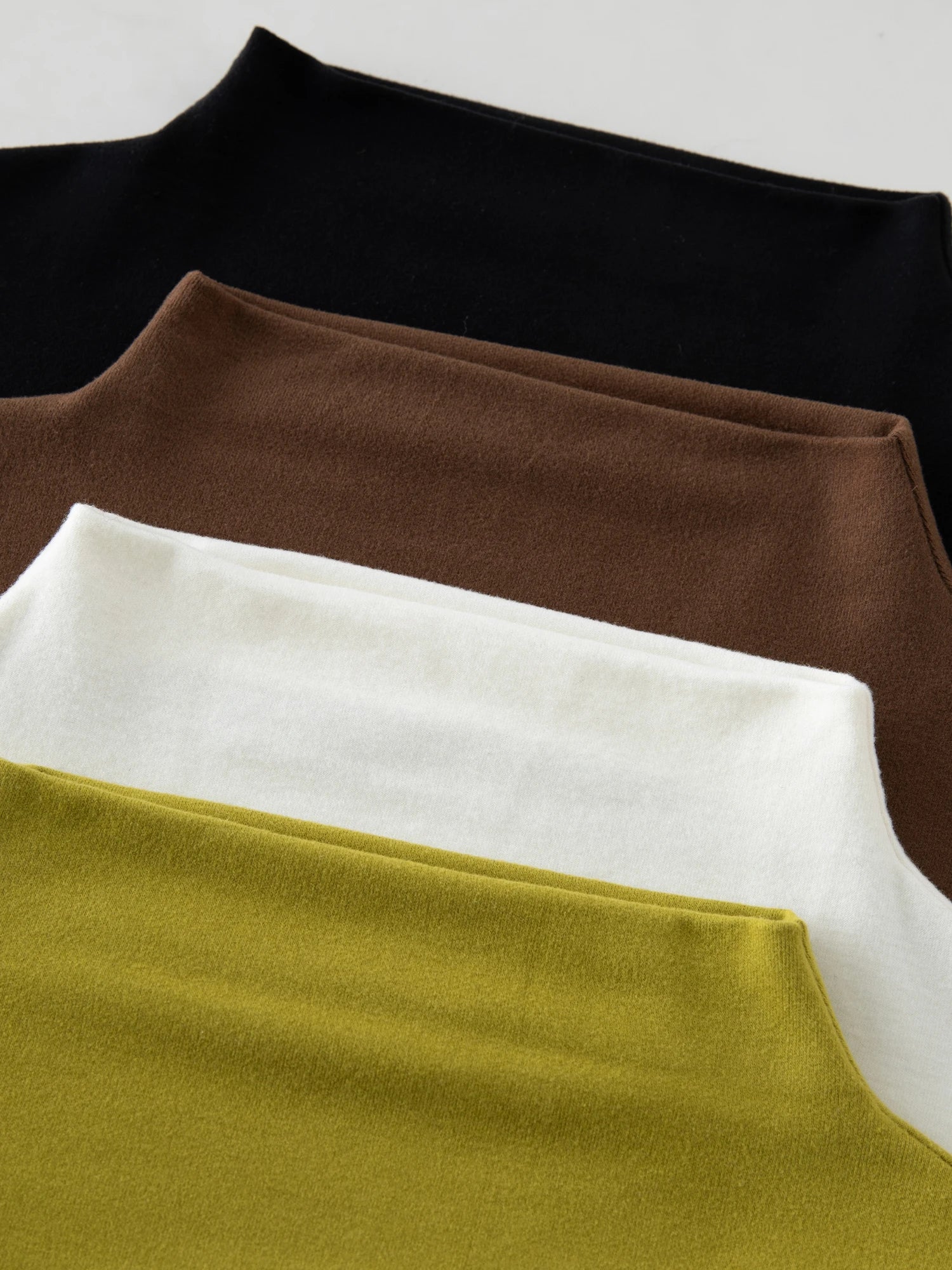 Mira – Sleek Long Sleeve Top with Modern Fit