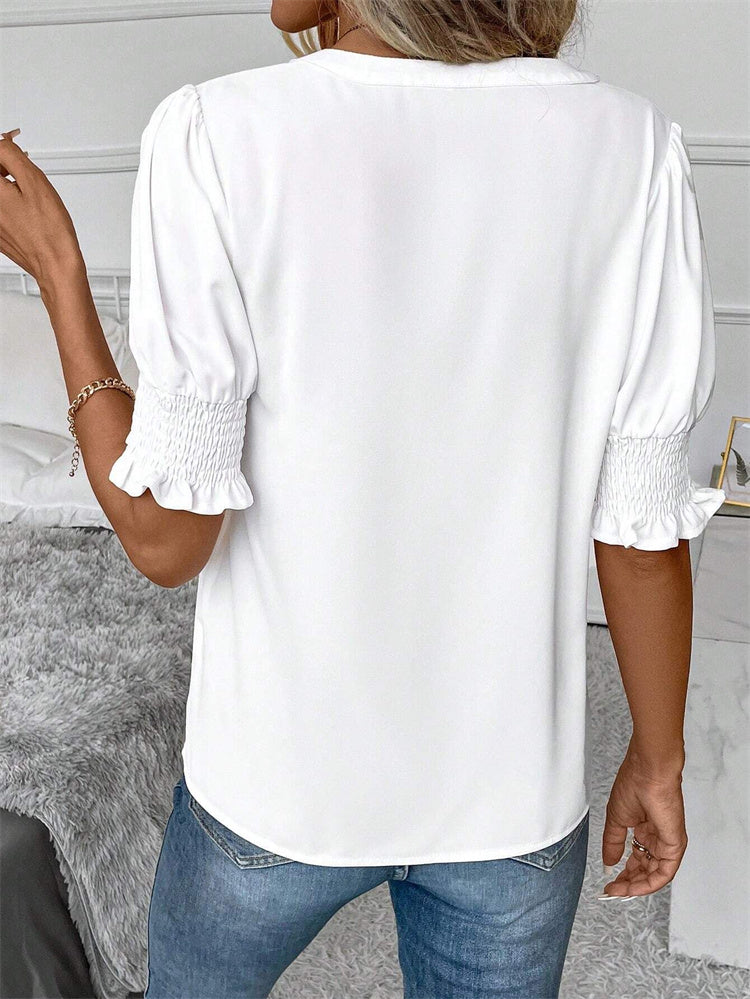 Mila – Elegant V-Neck Blouse with Puff Sleeves