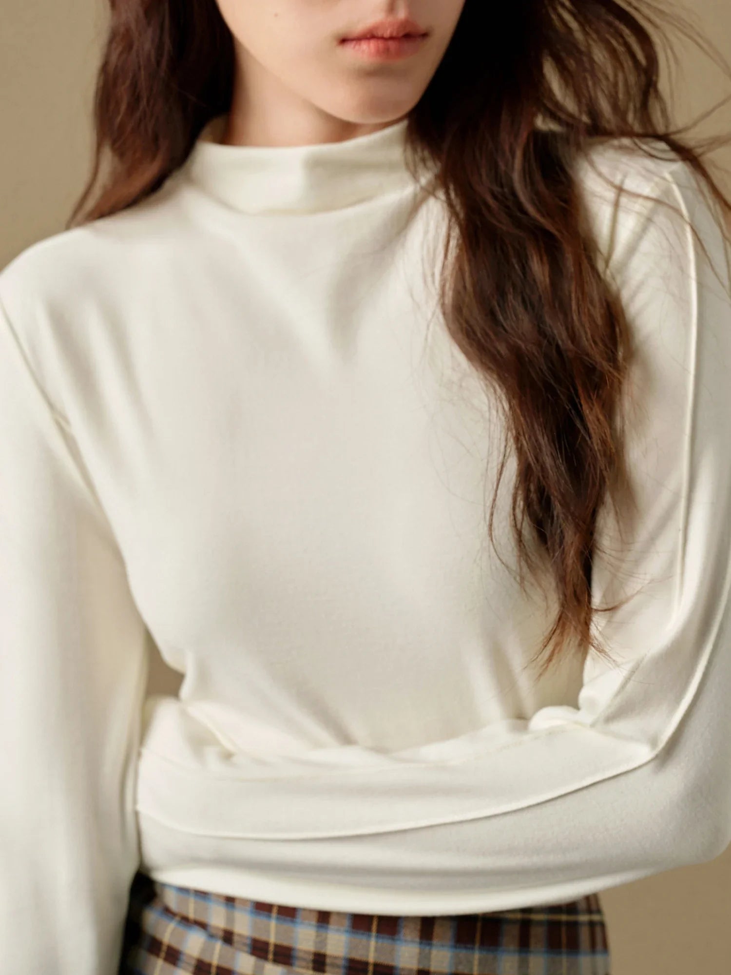 Mira – Sleek Long Sleeve Top with Modern Fit