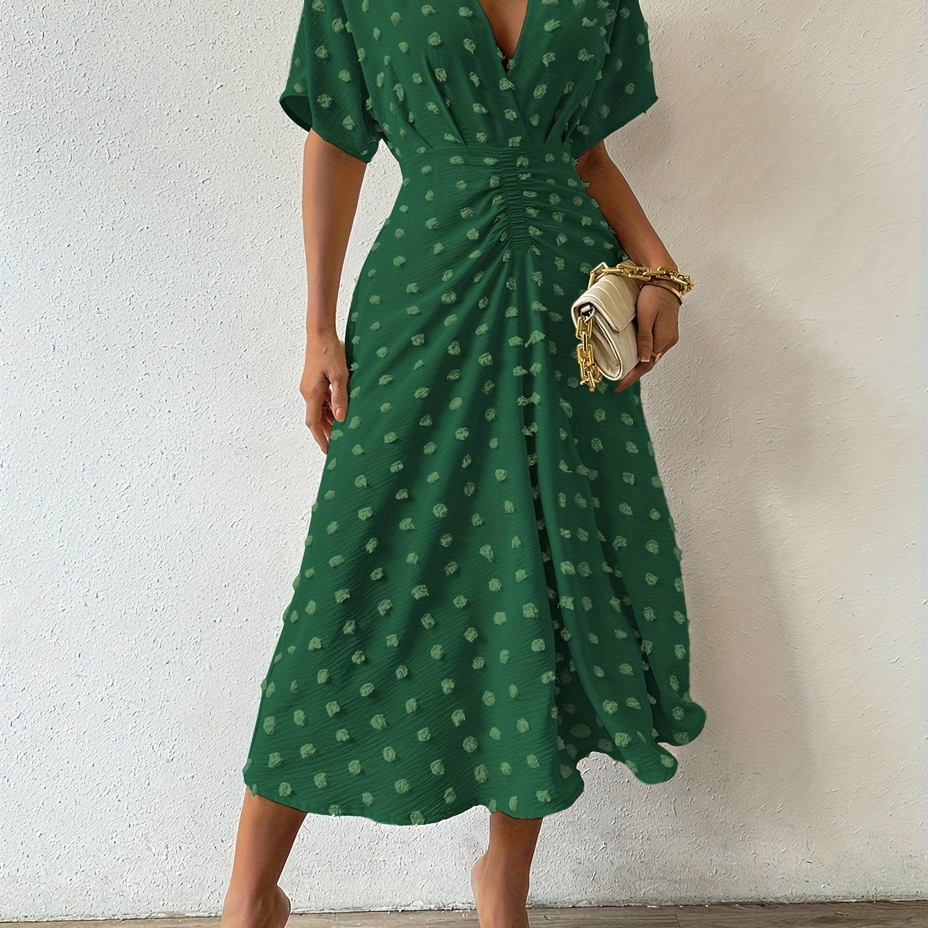 Seraphina – Cozy Pleated Midi Dress with V-Neckline