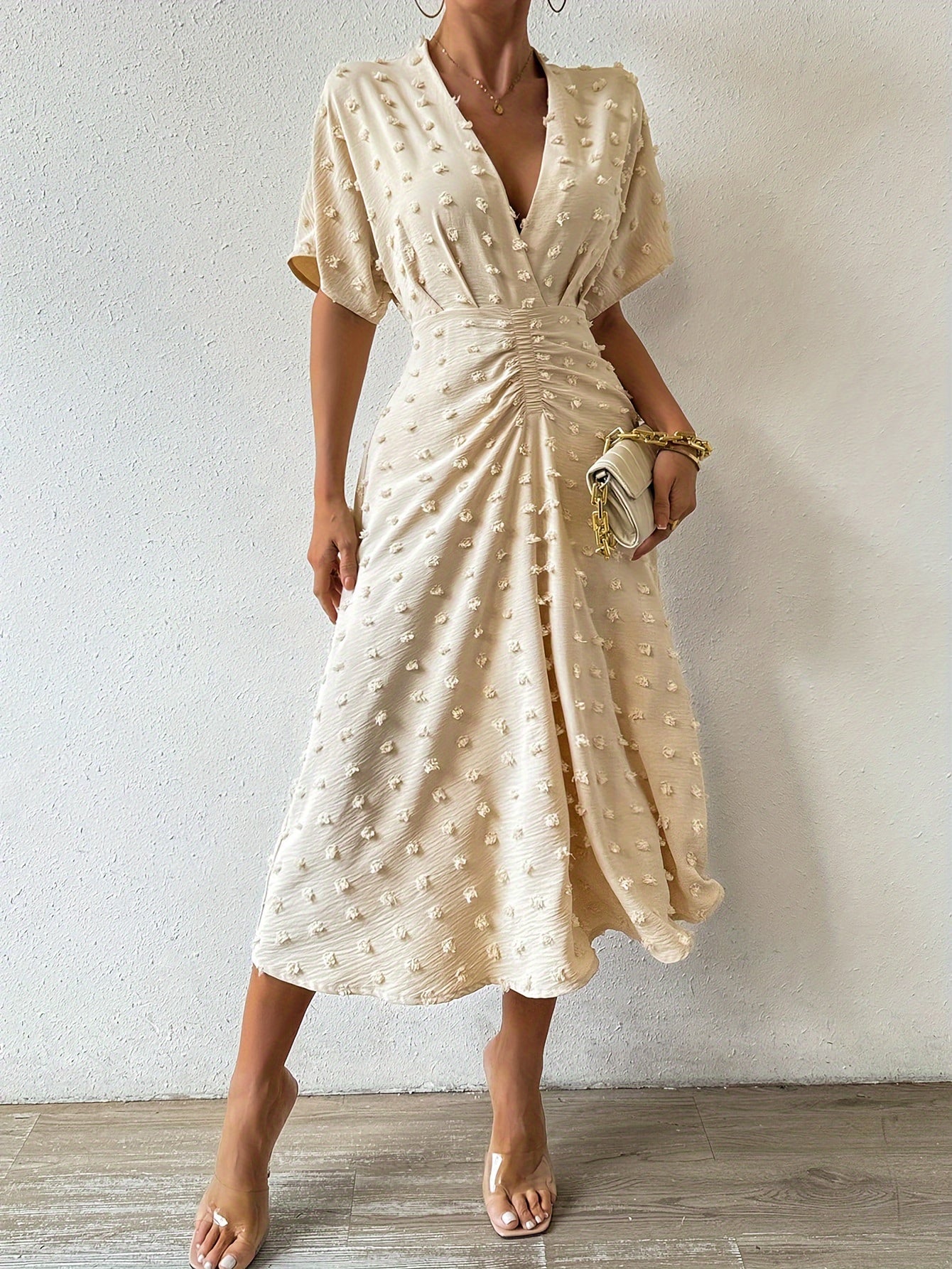 Seraphina – Cozy Pleated Midi Dress with V-Neckline